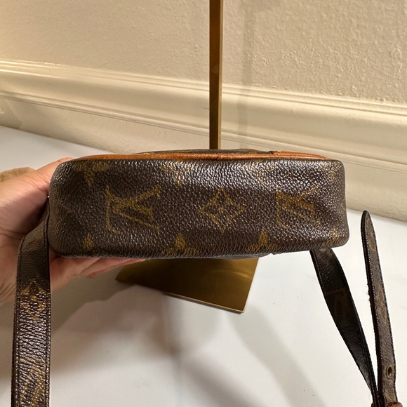 LOUIS VUITTON Danube crossbody bag with dustbag and COA - Picture 13 of 17